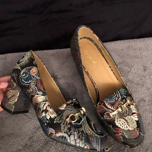 Embroidery loafer heels
